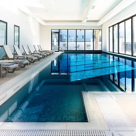Caesar Luxury 1 Bedroom On The Ground Floor Apartment *