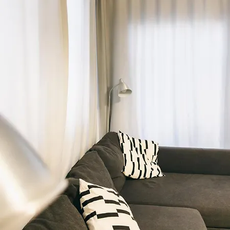 Caesar Luxury 1 Bedroom On The Ground Floor Apartment *